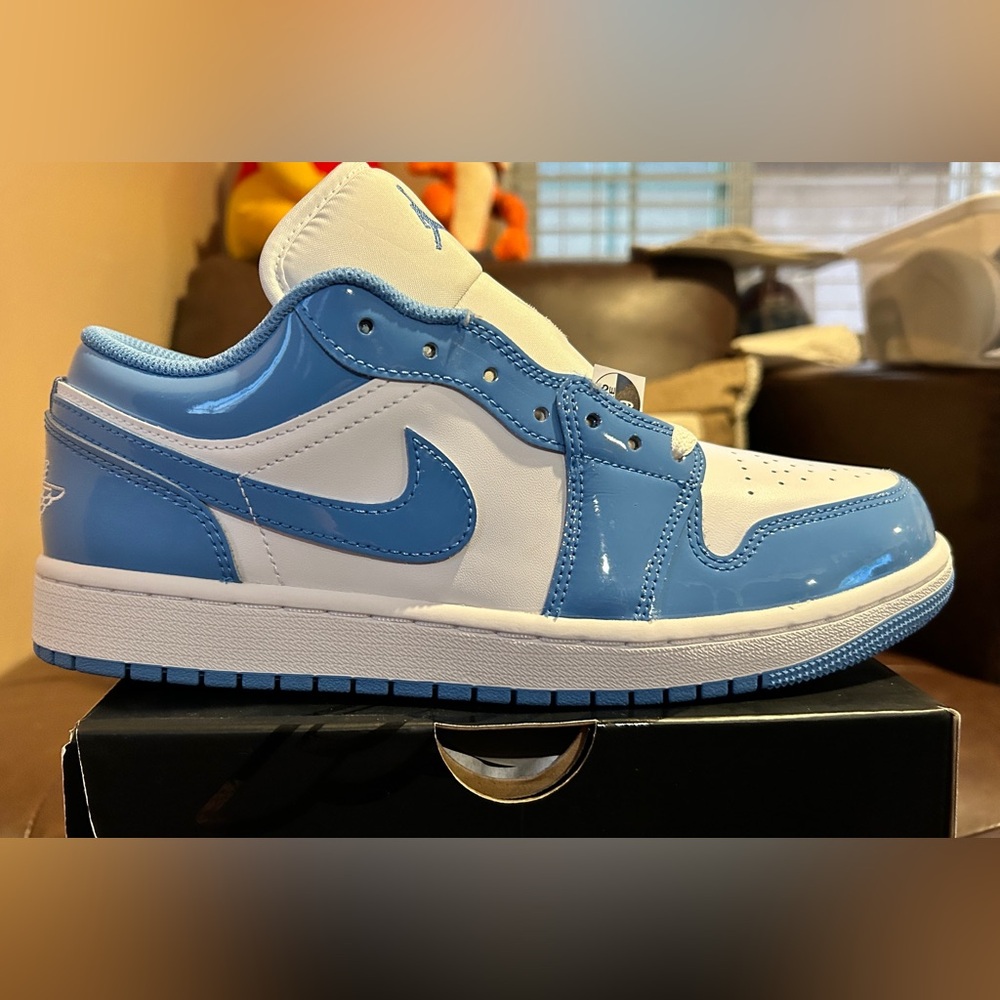 Air Jordan 1 low  Blue and White Sneakers